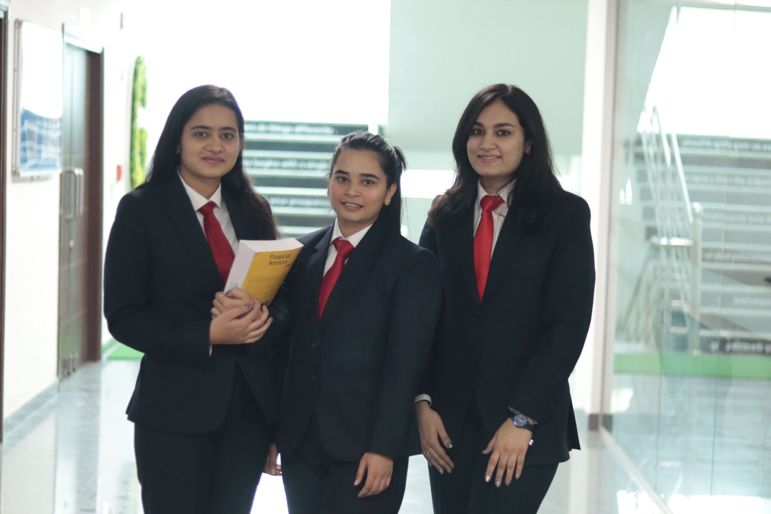 Students at Pml sd business school